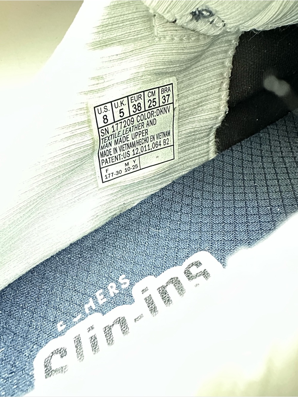 Skechers Women’s Navy Quilted Low-Top Sneakers with White Sole 8 - Picture 6 of 6